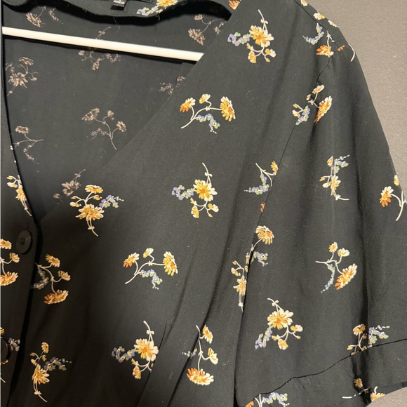 Madewell Floral Short Romper. - Picture 4 of 8